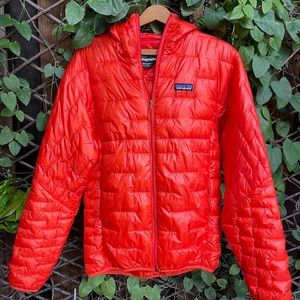 Orange extremely lightweight Patagonia Worn Wear puffer jacket. Men’s small